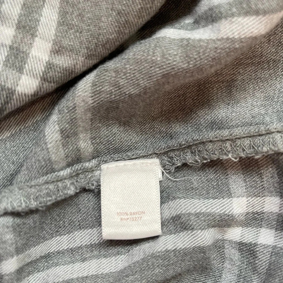 LC Lauren Conrad Gray & White Plaid Print Bell Split Back Top Xsmall Women’s - Picture 13 of 14